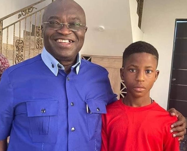 PROMISE KEEPER!! Gov Ikpeazu fulfills scholarship promise to Chibuike Ibekwe