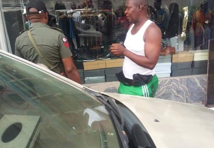 Shame!!! Photo News: Abuja big boy caught on camera stealing from a popular supermarket