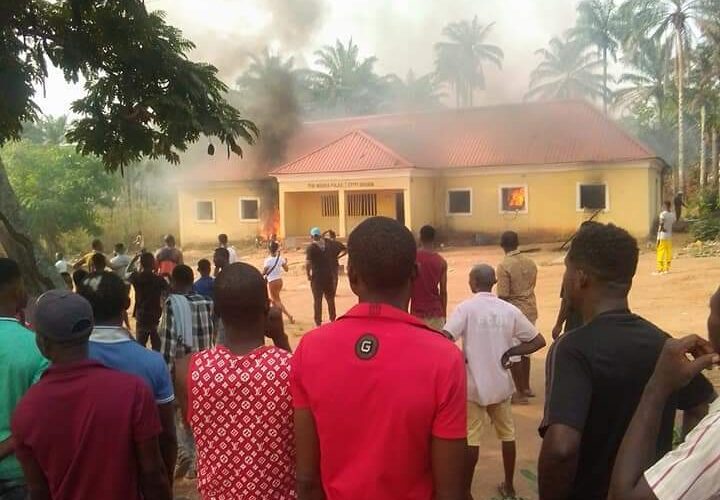 HABA!!! BREAKING: Heavy Tension as Youths Burn Down Imo Police Station In Protest Over Killing Of Siblings