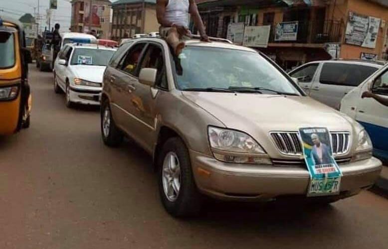 Hilarious!!! Man falsely declared dead, parades himself in Awka to show He Is Alive in Anambra State