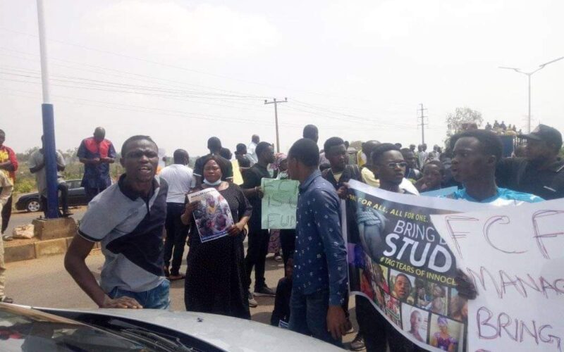 OMG!!! Parents, relatives of kidnapped School of Forestry students block road in Kaduna