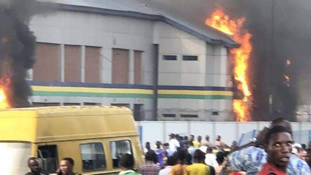 BREAKING News: Again, unknown gunmen attack Enugu police station, kill officers