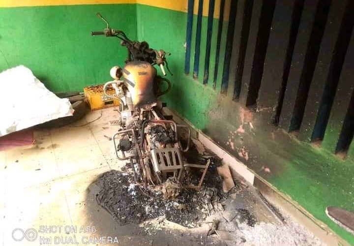 BREAKING: Gunmen raze Nkporo police station in Ohafia, Abia State, free detainees