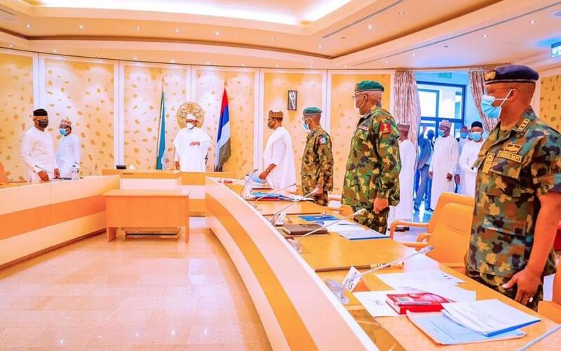 BREAKING NEWS: President Buhari Reconvenes  Meeting With Security Chiefs At Presidential Villa