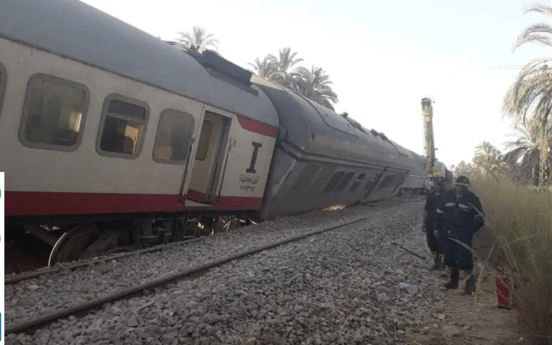 JUST IN: 15 injured as passenger train derails