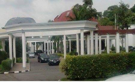 WAHALA!!! Armed robbers invade Aso Rock, empty Buhari’s chief of staff Gambari, admin officer Maikano’s residences