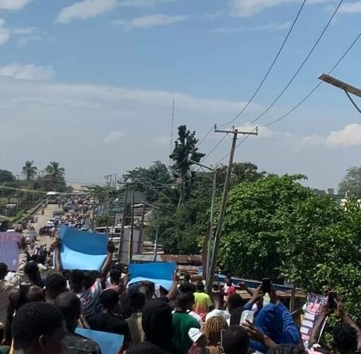 Protest in Ikorodu as trailer crushes four to death