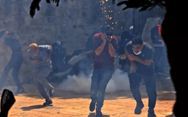 Hundreds Hurt In Jerusalem As Isreali Police Clash With Palestinians