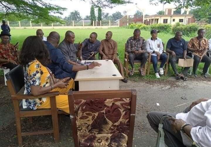 Council Chairman In Rivers State Resumes Duty Under A Mango Tree