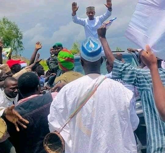 Gusau Agog as PDP Supporters Welcome Deputy Governor After Refusing To Decamp To APC (PHOTOS)