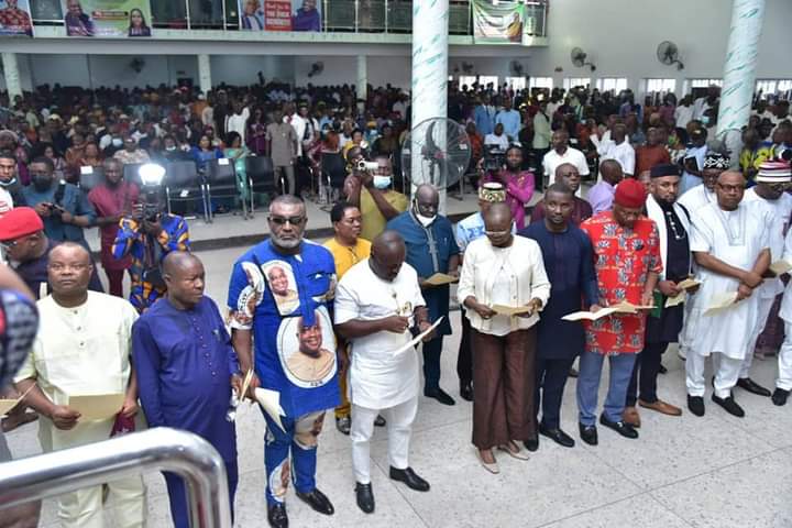 Ikpeazu Swears In New Commissioners