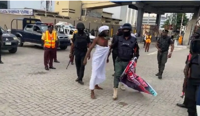 #EndSARSMemorial: Police arrest protesters at Lekki tollgate