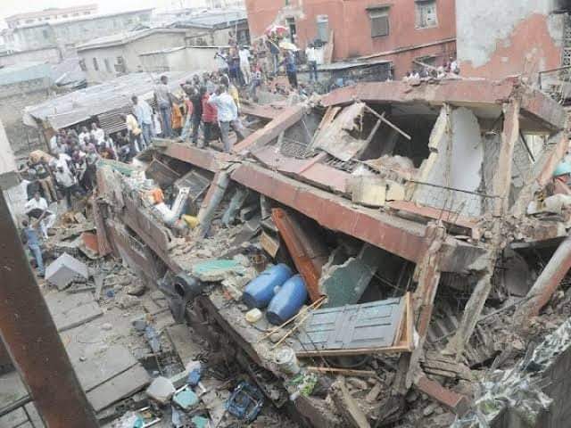 BREAKING: Many Trapped As Another Building Collapses In Lagos