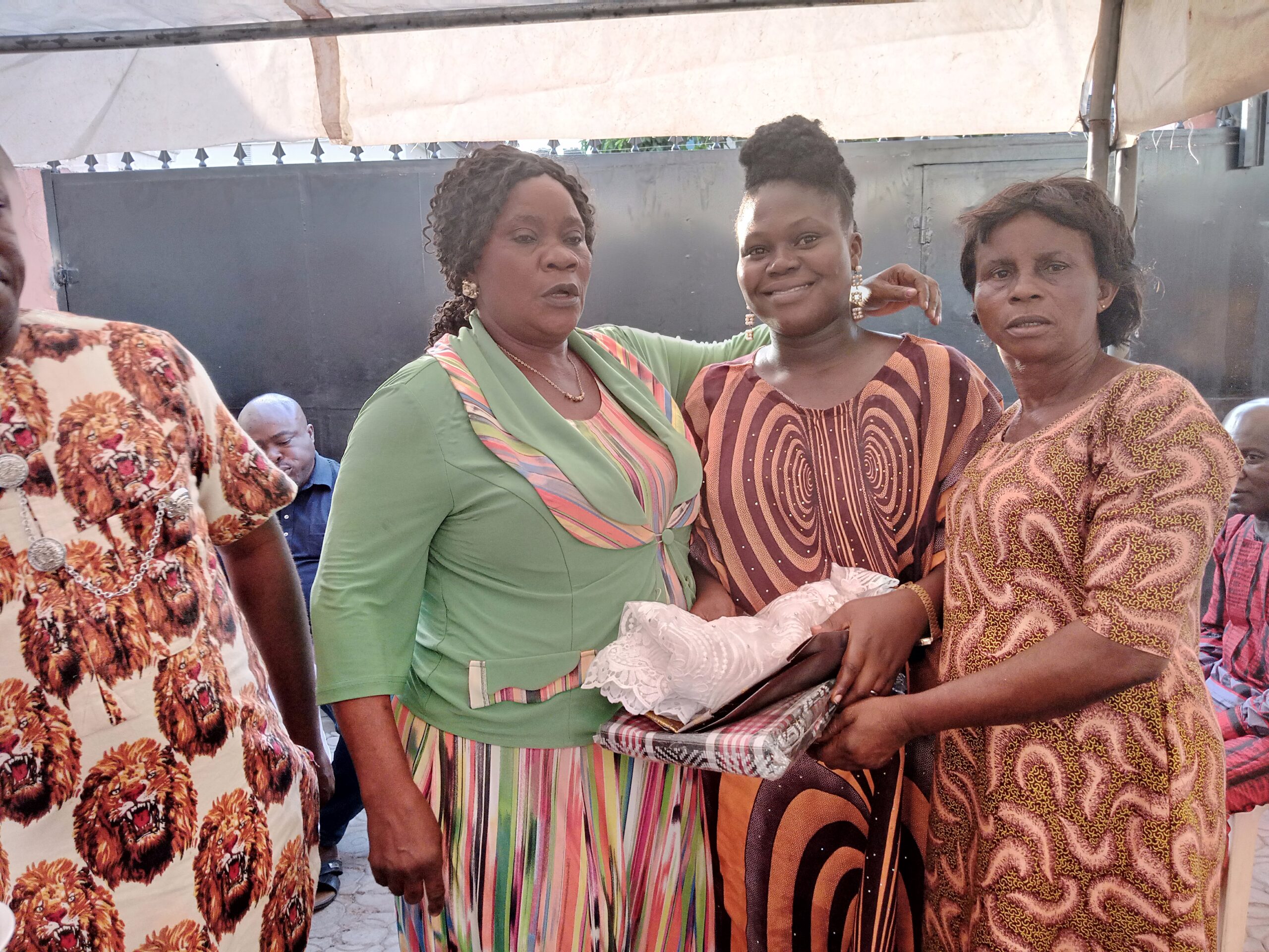 Ndi Ibe Devt Union Abuja Branch Doles Out Cash, Wrappers, Rice, Others to Widows At End Of The Party 38 IMG 20211212 171953 430 scaled