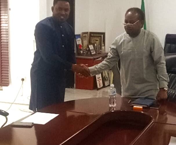 GOV. AYADE SWEARS IN PRESIDENT OF UNICROSS ALUMNI, PAUL AGWU AS MEMBER OF UNICROSS GOVERNING COUNCIL
