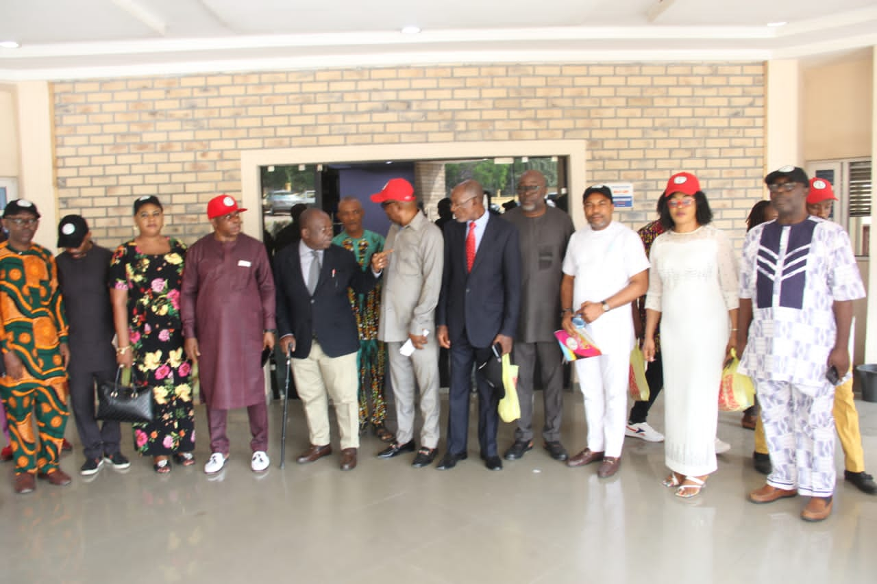 L-R: Professor Amanze Akpuda, Mazi Obinna Agoomuo, Lady Victoria Ogbonna, Engr Odo Ijere, Professor Ogbonna Onuoha, Architect Lucas Onu, Chief Agu Ojukwu, Surv Uzo Ekworomadu, Prince Samson Orji Ukpai, Lady Precious Uwaoma, TPL Lekwa Ezutah