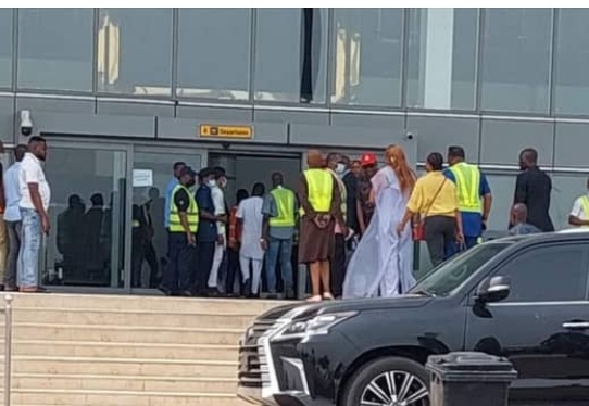 Mrs Obiano spotted at the airport leaving Anambra State after fight with Bianca Ojukwu