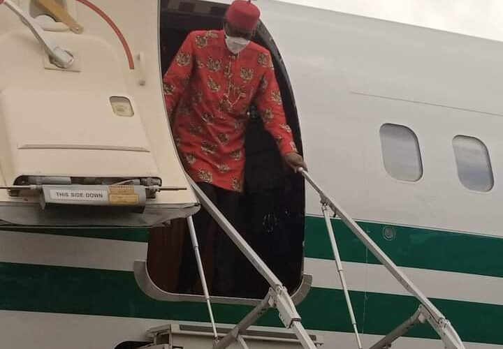 BREAKING: Buhari arrives Enugu enoute Ebonyi (Photos)