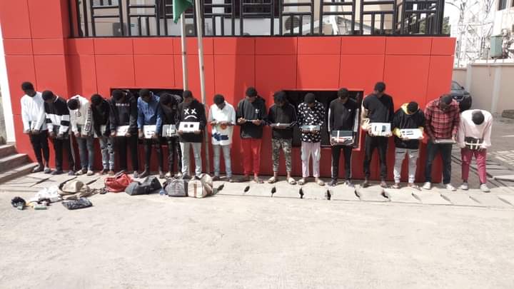 EFCC Arrests YahooYahoo Academy Owner, 16 ‘Trainees’ in Abuja, Recovers Charms, Others (Photos)