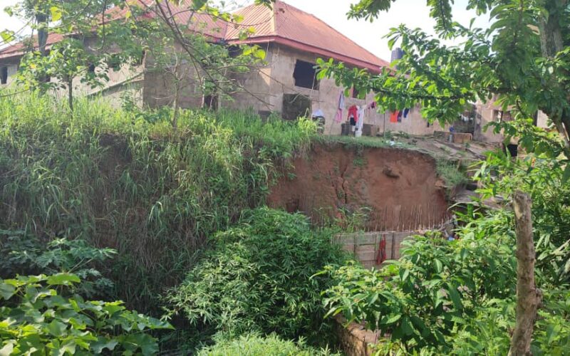 Ebem Ohafia Community Groans As Gully Erosion Menace Worsens, Eze’s Palace Under Threat