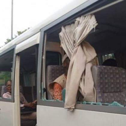 BREAKING: Hoodlums Attack Convoy Of APC Presidential Candidate, Tinubu, In Lagos, Two Injured (Photos)