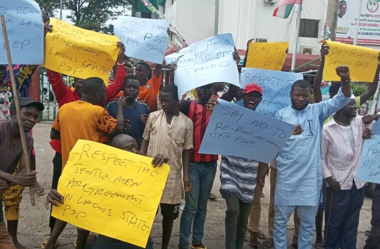 2023: PDP Lagos State protest cancellation and re-run of House of Reps primaries (Photos)