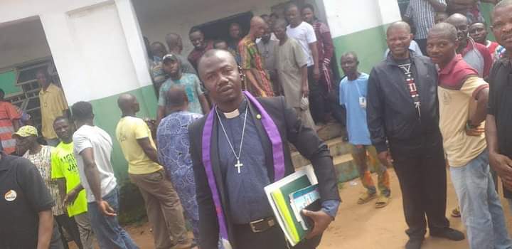 Hijab Crisis: Lawyer Wears Pastoral Robe To Court