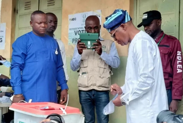 Osun 2022: Oyetola Loses Govt House Polling Unit to PDP’s Adeleke