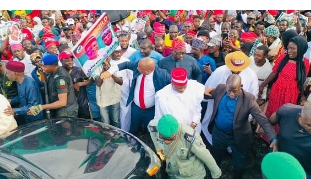 NNPP Presidential Candidate, Kwankwaso Booed, Pelted With Sachet Water In Kogi