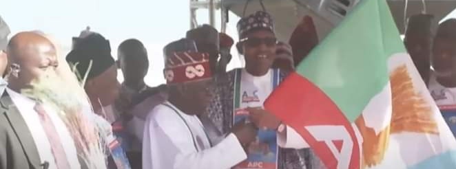 Tinubu suffers gaffe, says ‘God bless PD… APC’ [Watch Video]