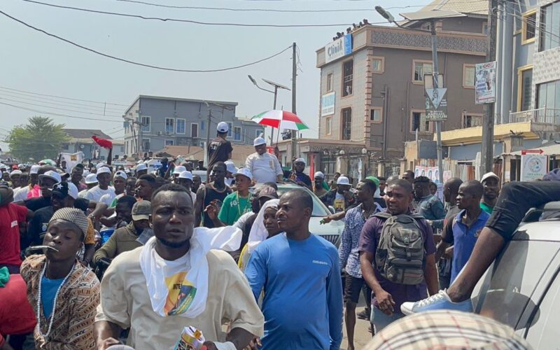 2023: Massive crowd in Ajeromi/Ifelodun for OmoBarca as PDP supporters hold solidarity walk (Video, Photos)