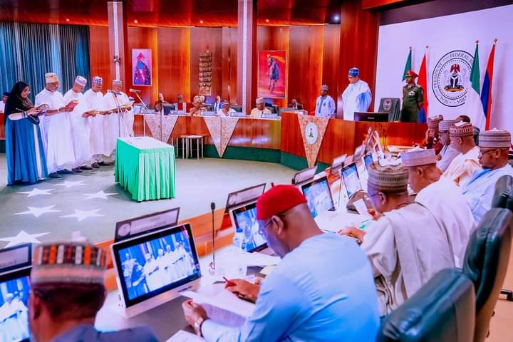 EFCC Invites Eight Buhari Ministers Over Corruption Allegations