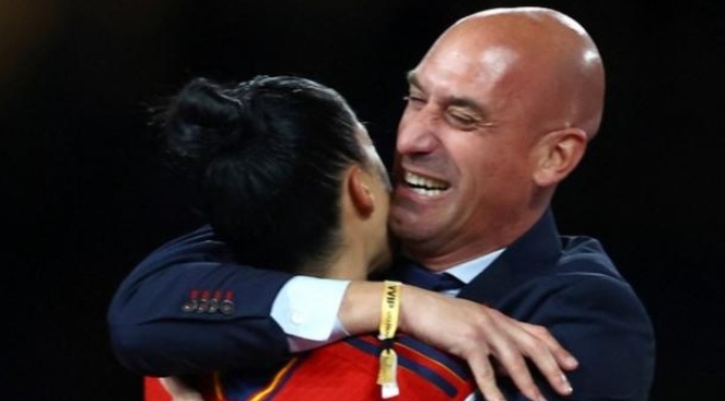 Luis Rubiales resigns as president of Spanish FA over Jenni Hermoso kiss