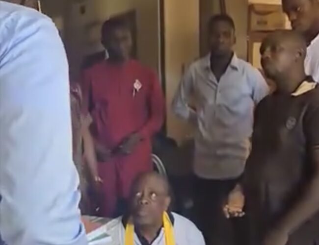 WATCH VIDEO: Ebonyi Governor Nwifuru Orders Arrest Of Officials Caught Red-Handed Stealing, Selling Health Ministry Materials