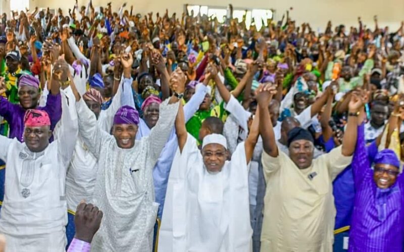 Ex-Interior Minister Rauf Aregbesola, Supporters Dump APC In Osun