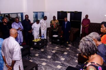 PHOTOS: Akpabio’s Aide, Ikenna Ukwa, Meets Abiriba APC Leaders In Aba