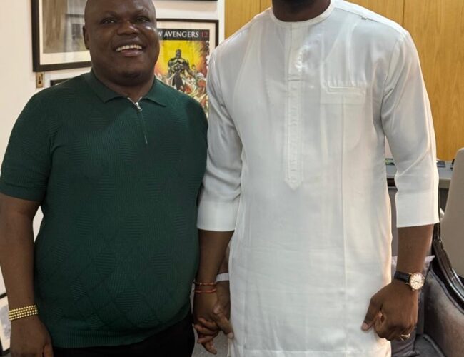 OmoBarca pays courtesy visit to Gbadebo Rhodes Vivour