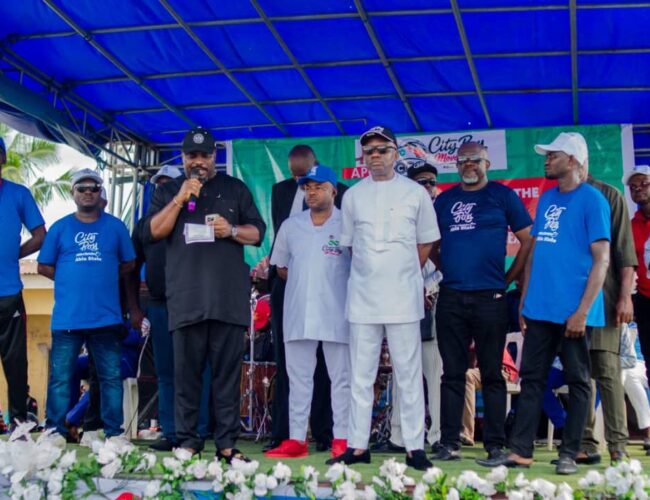 Mayor Lucky Igbokwe Inaugurates Abia South Structure, As Erondu Jr Donates Six Buses For Grassroots Mobilization